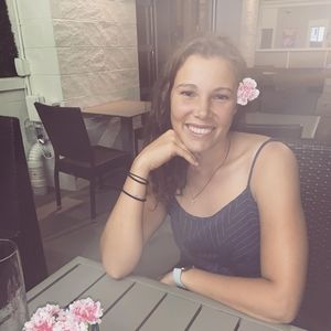 Meet your Posher, Gabrielle